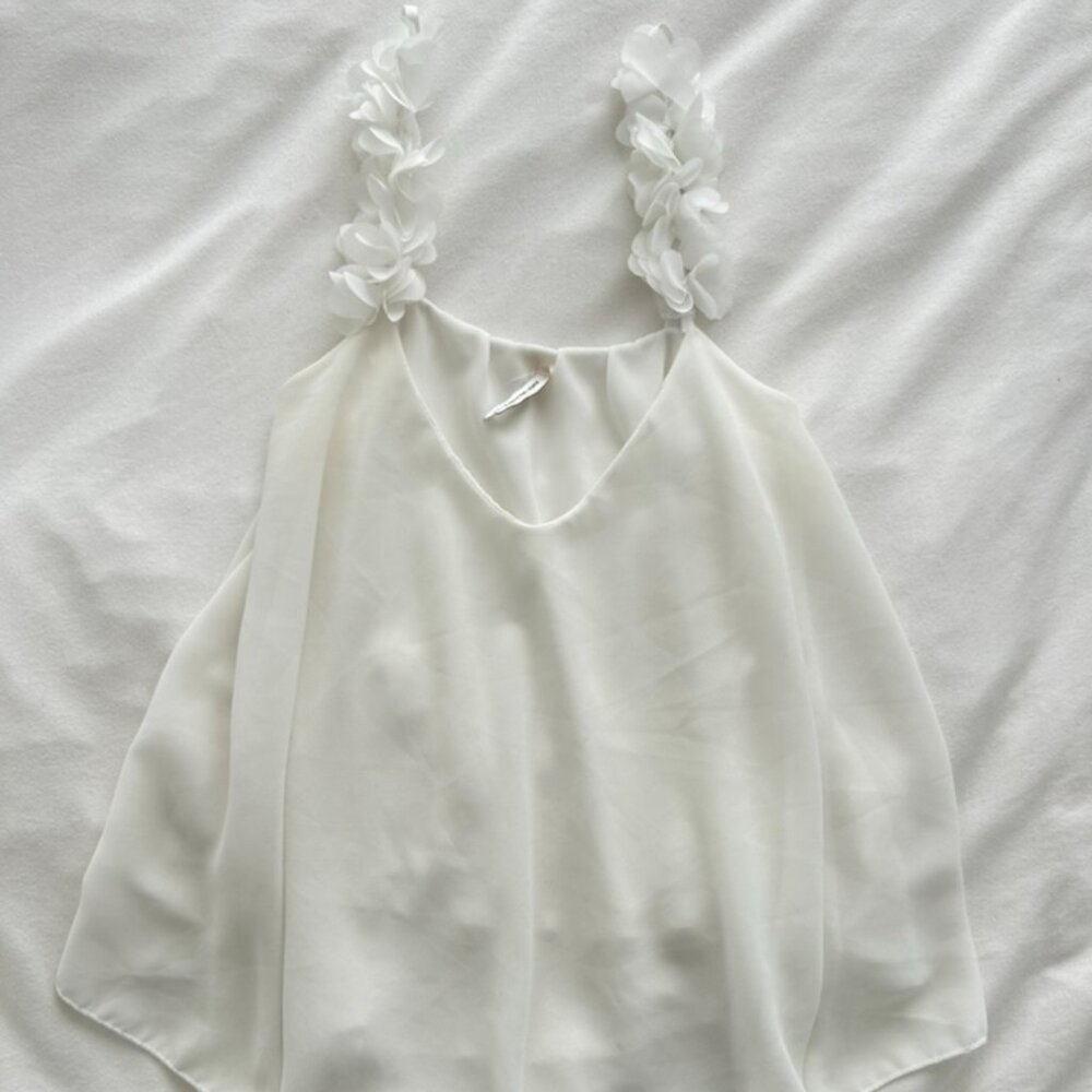 Spaghetti strap blouse with flowers